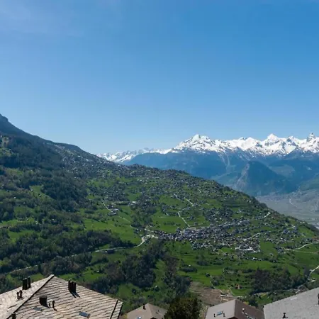 Charming With Storage *