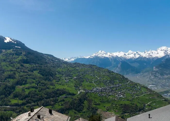 Charming With Storage *